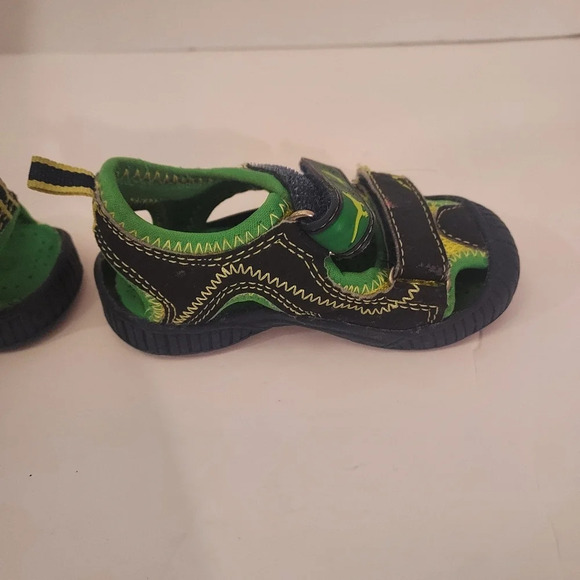 OshKosh B'gosh Blue and Green with Lizards Light Up Sandals in Size 5 - Picture 6 of 12